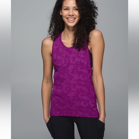 Lululemon Run For Days Mesh Camo Twist Tank in Regal Plum - Picture 2 of 11